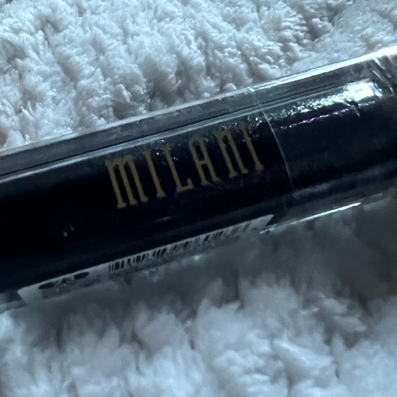 Lipstick - Picture 4 of 4